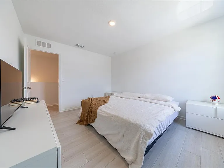 8688 Sportsman Loop — Photo 23