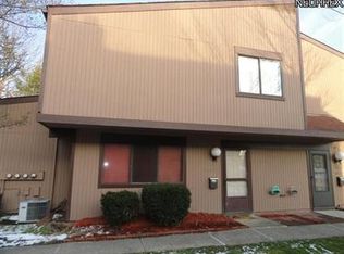 26632 Lake Of The Falls Blvd, Olmsted Falls, OH 44138