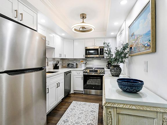 4th image of 5510 Tamberlane Circle #242