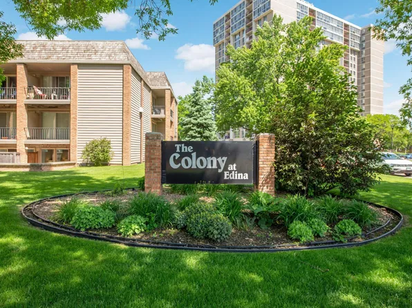 6301 Barrie Rd, Edina, MN 55435