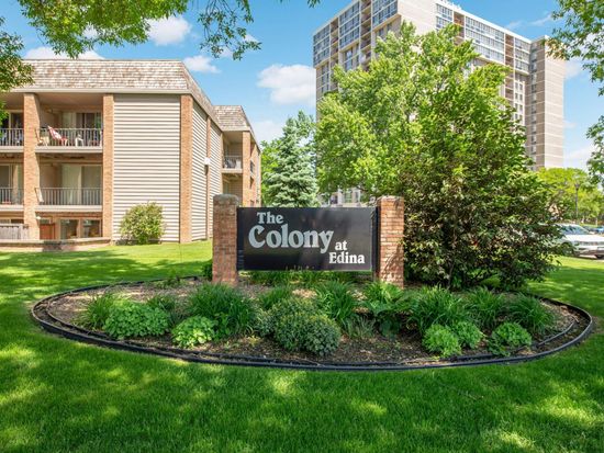 6301 Barrie Rd, Edina, MN 55435