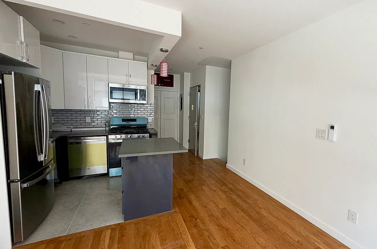 258 Eckford Street — Photo 2
