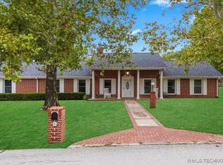 8 E Carriage Rd, Sapulpa, OK 74066