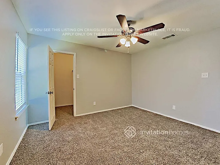421 Candlestick Trl — Photo 10