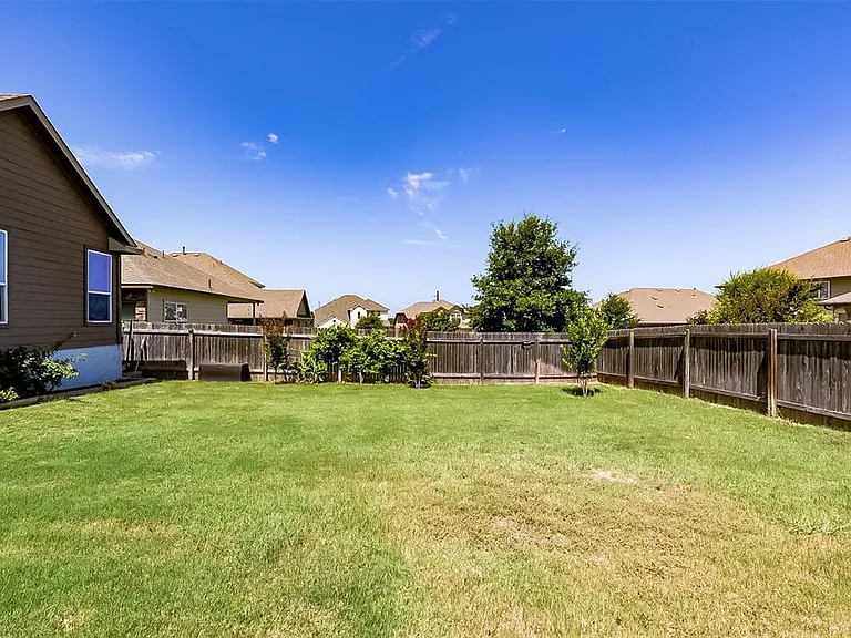 11608 Reading Ct — Photo 32