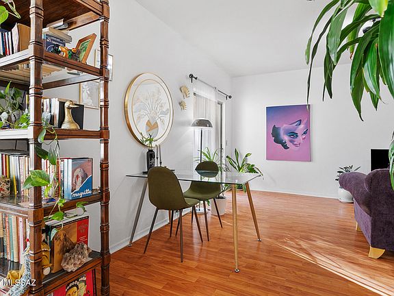 4th image of 2081 W Cadbury Ct