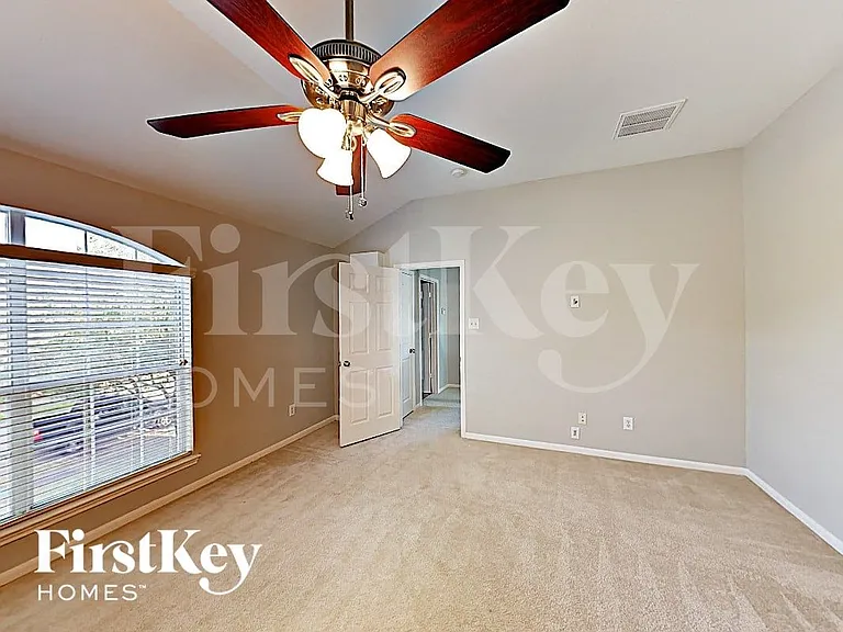 15207 Green Whisper Dr — Photo 7