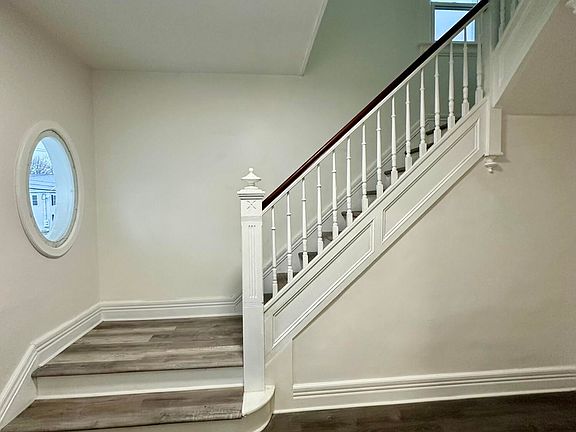5th image of 421 Summit Avenue