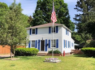 18 Keating Dr, Rochester, NY 14622