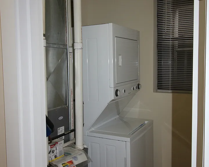 2540-42 W Augusta Blvd #2R — Photo 8