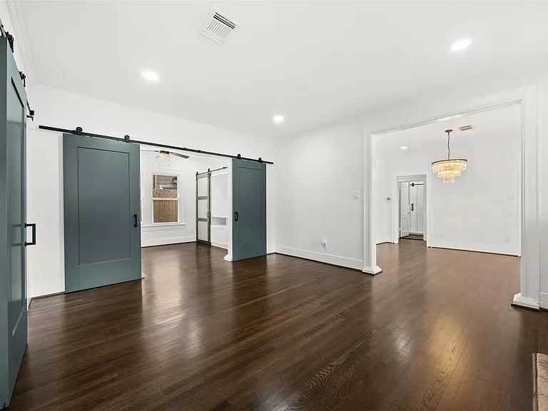 1123 Bomar St — Photo 13