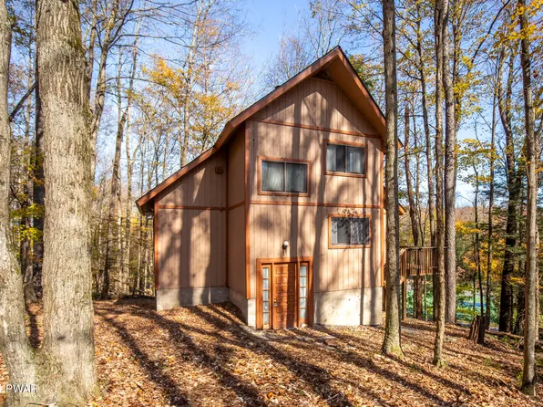 96 Lakeview Dr, Lake Ariel, PA 18436