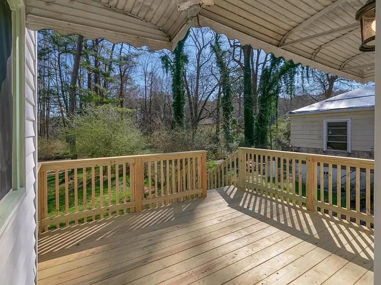 903 Edwin St NW — Photo 4