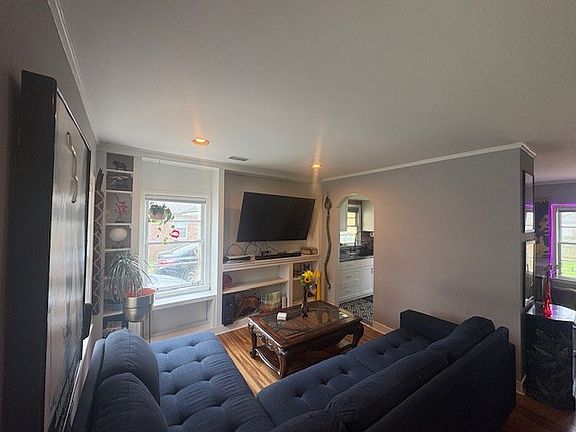 3rd image of 4815 Flamingo Rd