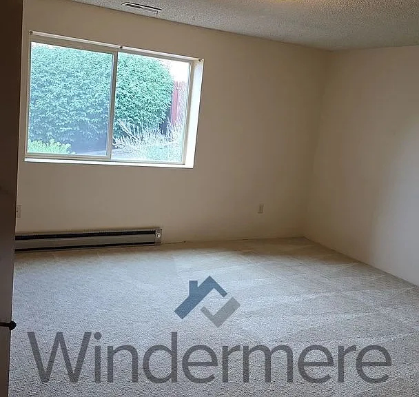 763 1/2 Village Way — Photo 9