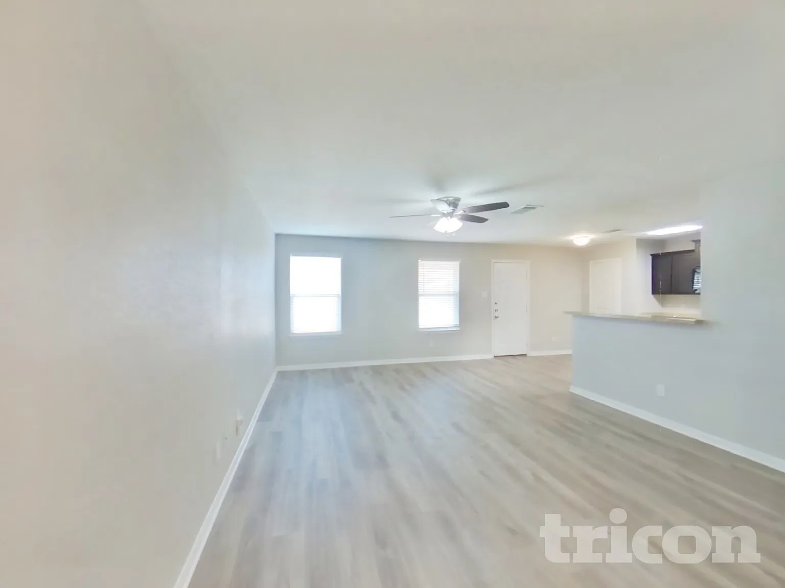 6435 Woodcliff Bend San Antonio TX — Photo 4