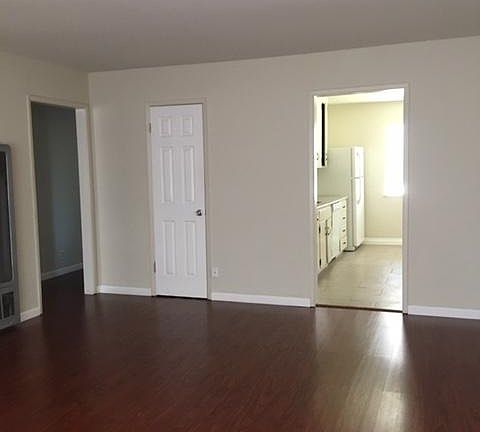 3rd image of 64 Evandale Ave APT C
