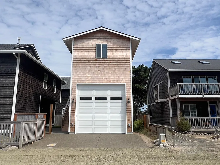 1707 N Franklin St — Photo 2