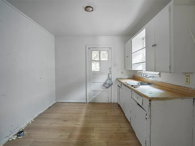 3003 Amboy St — Photo 4