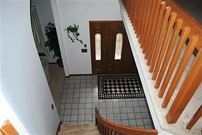 2nd image of 1820 Farrs Garden Path