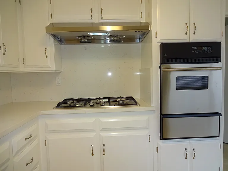 841 W 25th St #2 — Photo 10