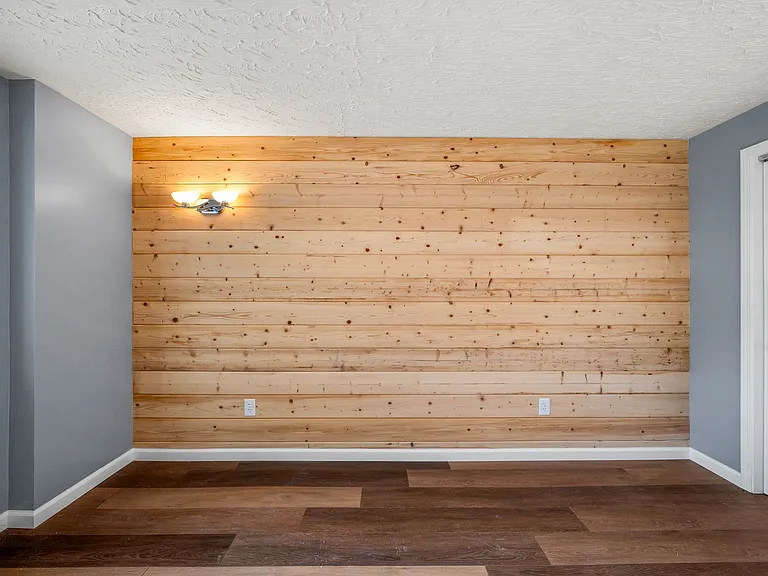 Cedar Dr — Photo 11
