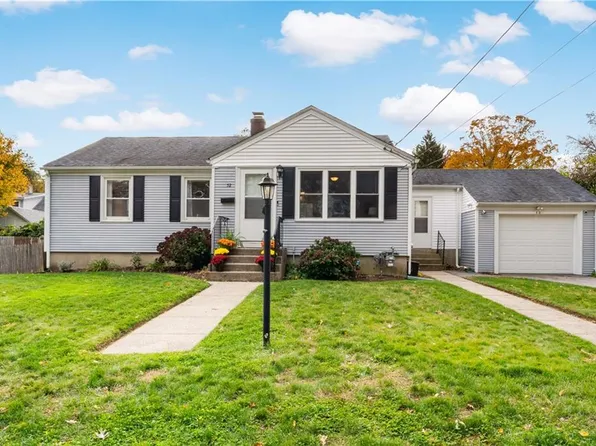52 Merle St, Warwick, RI 02889