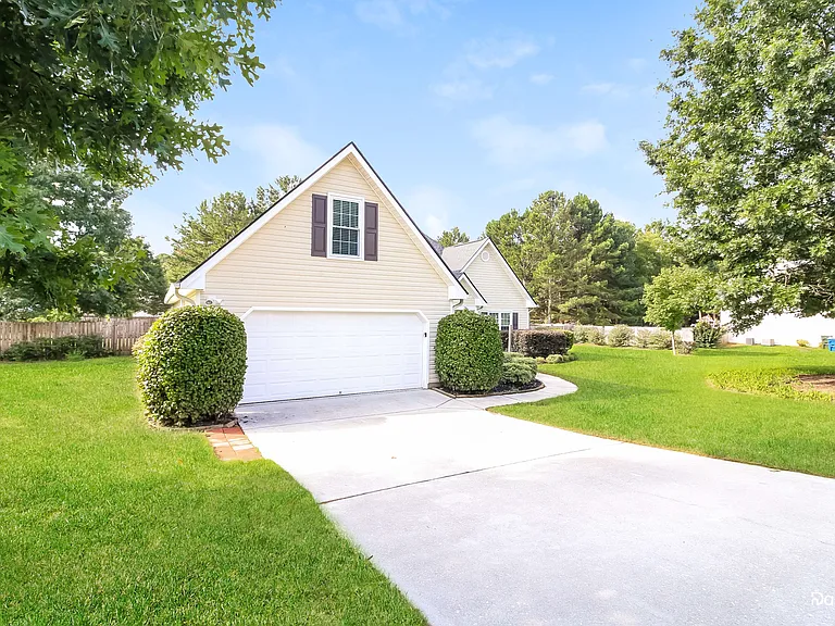 819 Winding Grove Ln — Photo 2