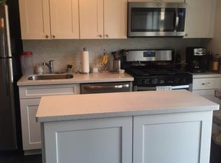 1821 W Henderson St #1, Chicago, IL 60657