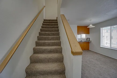 Beverly Rose Apartments Photo 1