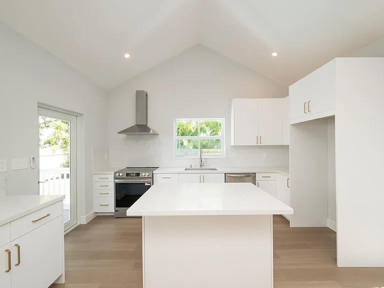 1315 William St — Photo 10