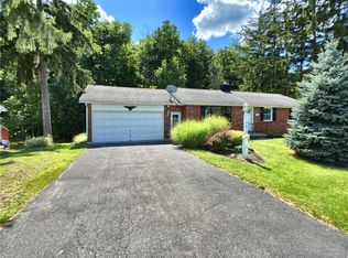 9811 Greiner Rd, Clarence, NY 14031