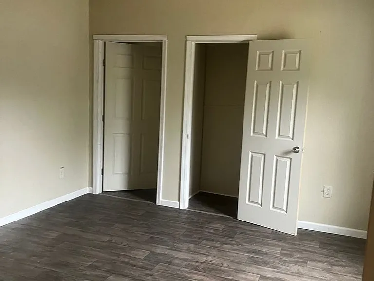 LPP - 428 S. Fredonia St. — Photo 13