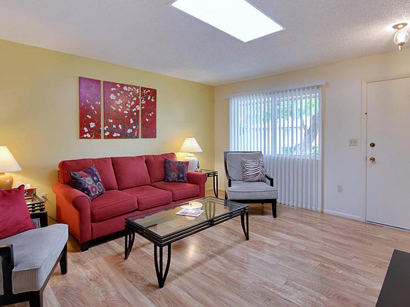 4th image of 10561 W Coggins Dr