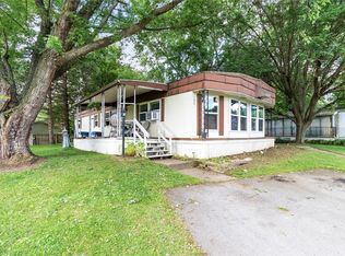 100 Glenview Dr, Clifton Springs, NY 14432