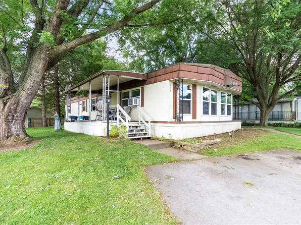 100 Glenview Dr, Clifton Springs, NY 14432