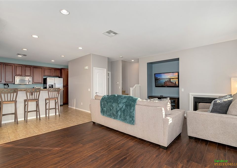 2nd image of 2131 Palo Alto Dr Unit 107
