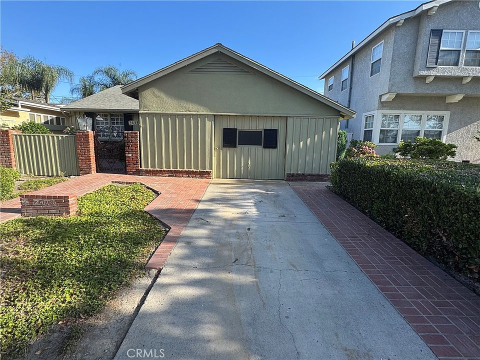 2nd image of 2433 Monogram Ave