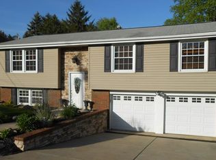 127 W Fair Meadows Dr, Canonsburg, PA