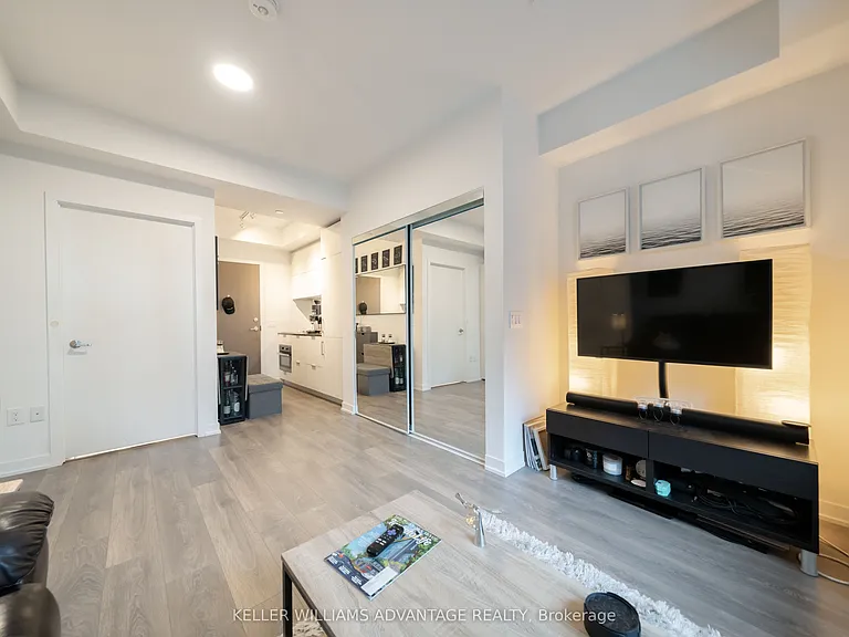 20 Richardson St #1009 — Photo 7