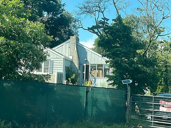 3rd image of 744 Big Oak Rd