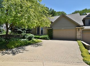 918 Oak Crest Ln, Saint Charles, IL 60175