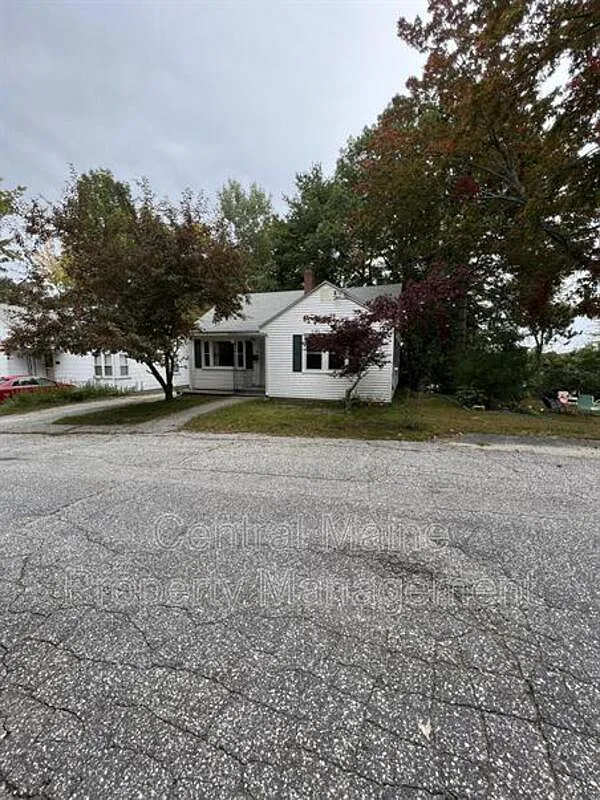 2 bed, 1.0 bath, $1,800 — Photo 2