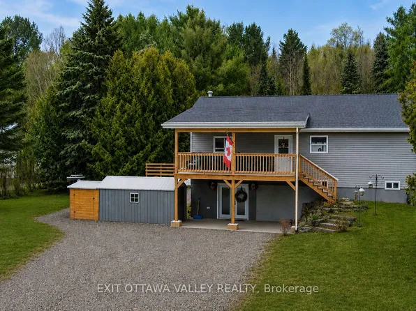 39090 Combermere Rd, Madawaska Valley, ON K0J 1L0