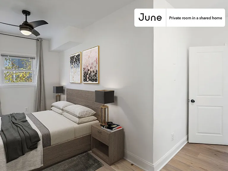 529 42nd St NE #B — Photo 1