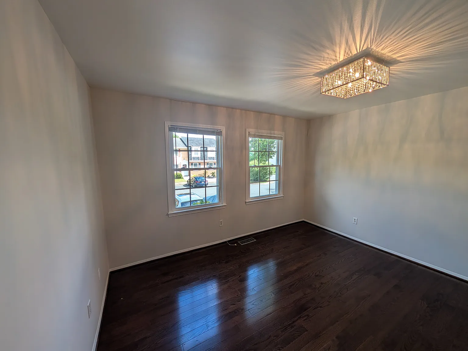 3 bed, 3.5 bath, 1302 sqft, $3,050 — Photo 2