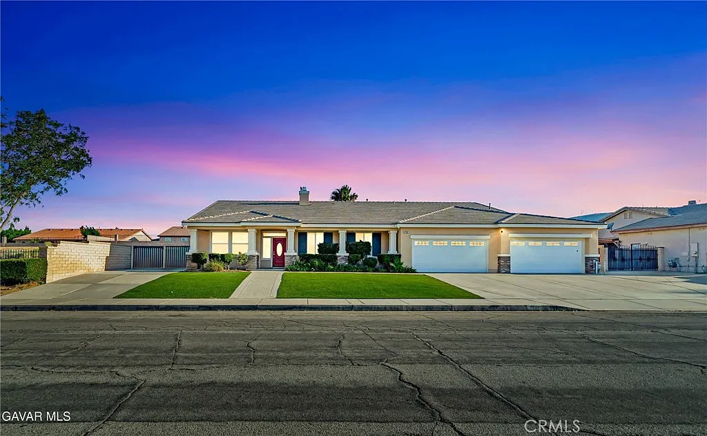 5 bed, 3344 sqft, $4,400 — Photo 1