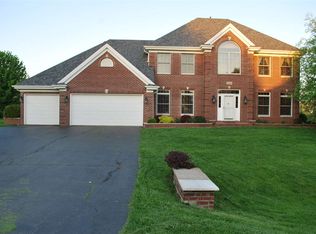 9103 Forest Ridge Dr, Roscoe, IL 61073