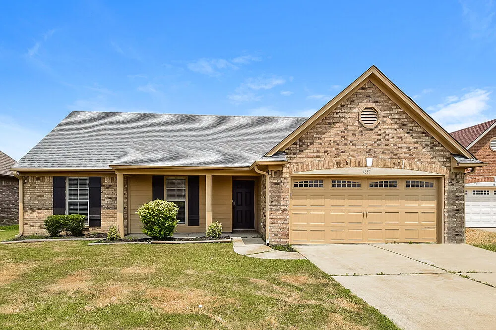 3 bed, 2.0 bath, 1619 sqft, $1,850 — Photo 1