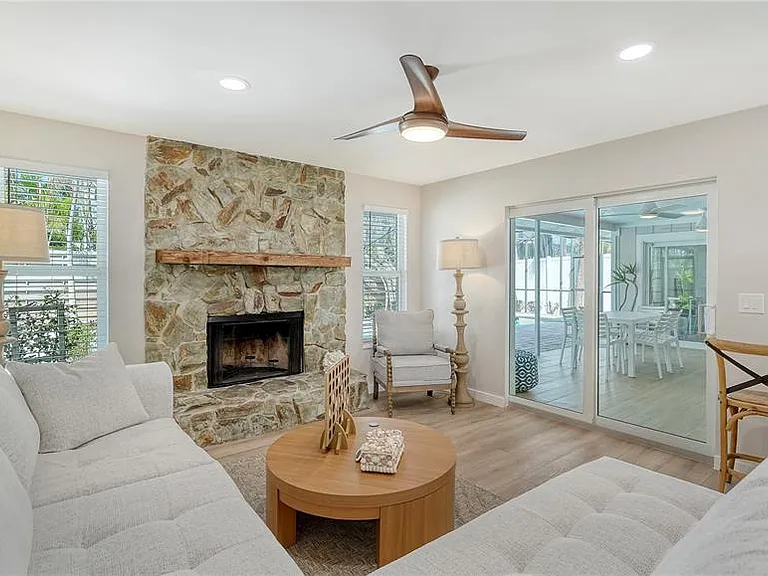 734 Birdsong Ln — Photo 22